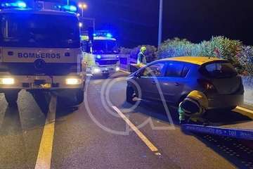 El motor de un vehículo sale despedido en un aparatoso accidente en la GC-1, a la altura de Telde/TA.